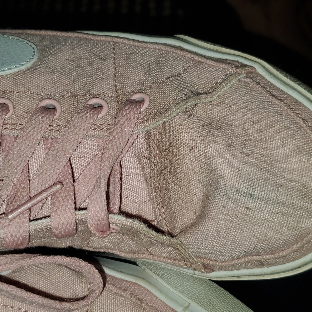 Pink Nikes - Picture 2 of 7
